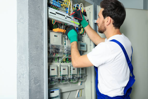 Best Circuit Breaker Repair  in Omro, WI
